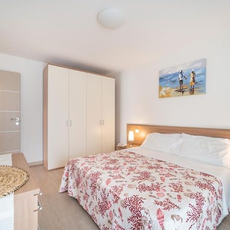 Апартаменты Residenza Monica Линьяно-Саббьядоро Экстерьер фото