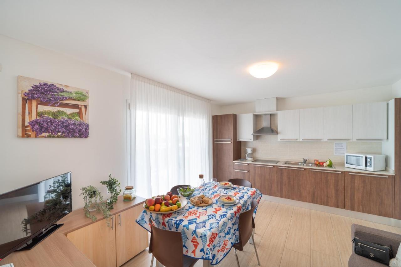 Апартаменты Residenza Monica Линьяно-Саббьядоро Экстерьер фото